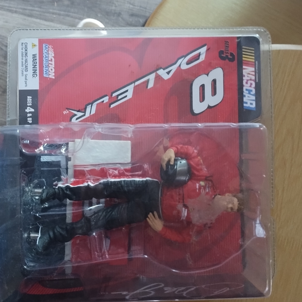 NASCAR Dale Earnhardt Jr. 2004 Series 3 Collectible Figure